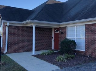 7602 Revolutionary Ct, Louisville, KY 40214