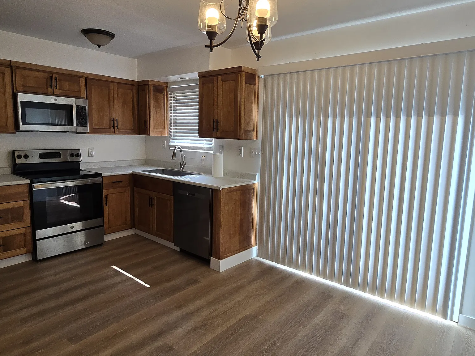 2 bed, 960 sqft, $1,250 — Photo 4