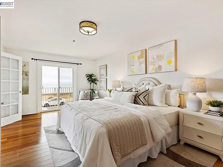 933 Shoreline Dr #203 — Photo 3