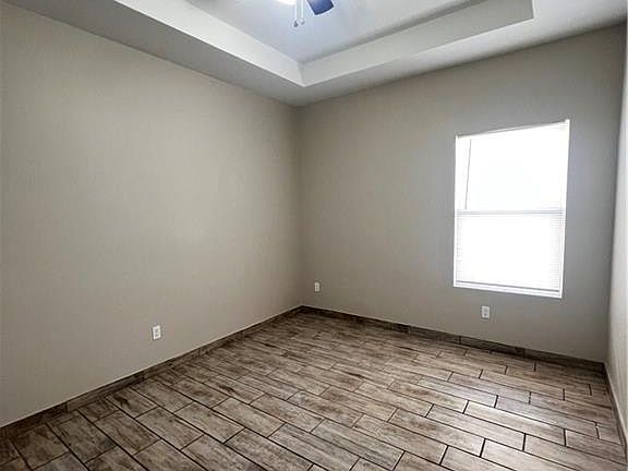 5th image of 1327 W Garfield Ave #3