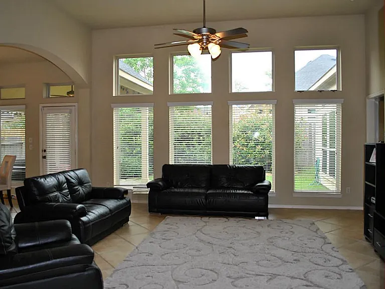 1403 Laura Hills Ln — Photo 10