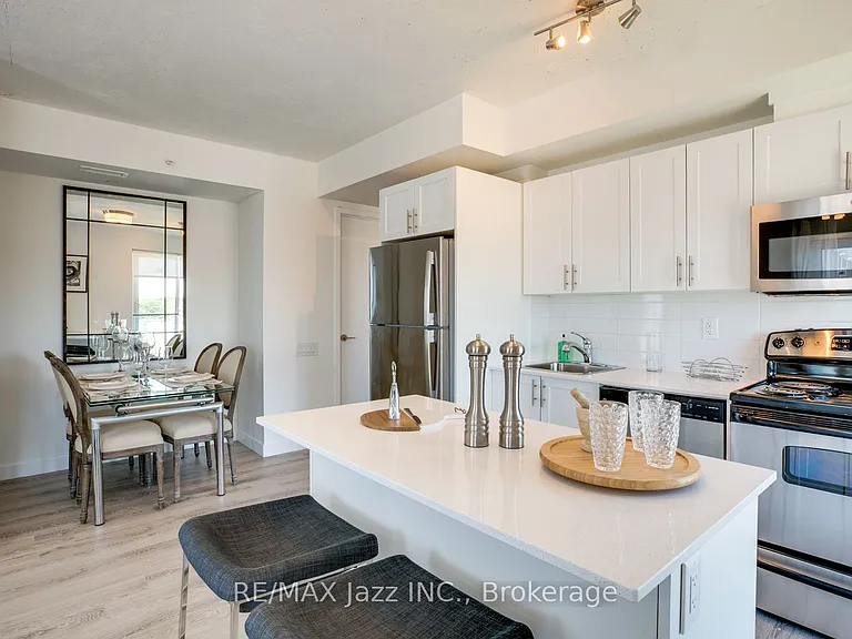 100 Bond St E #305 — Photo 7