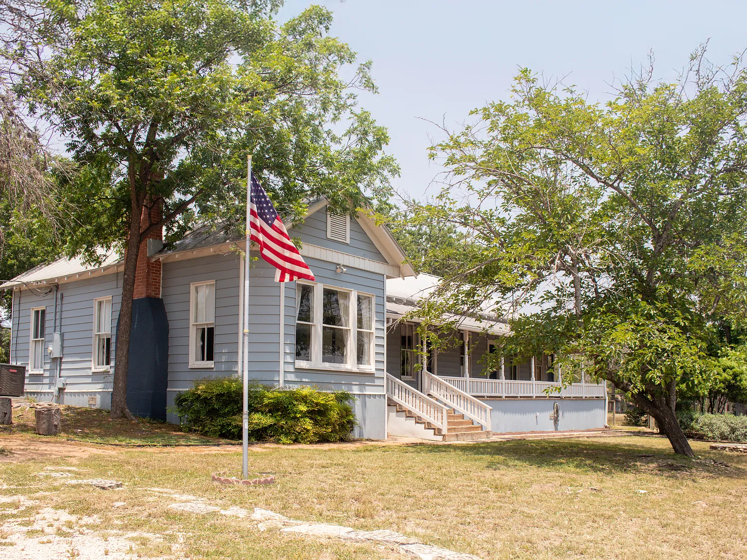6 bed, 3278 sqft, $500 — Photo 1
