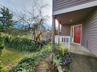 1418 SW Moss St, Portland, OR 97219