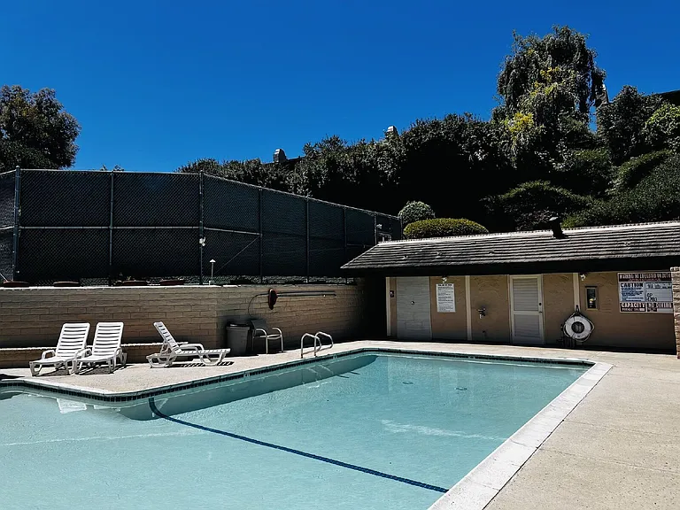 4705 Birchwood Cir — Photo 41