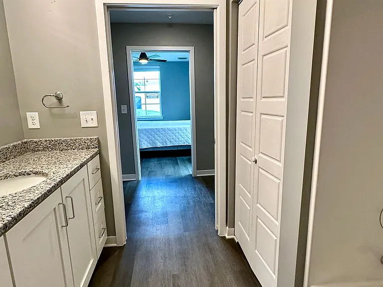 Avenue 6 - Luxury Apartments Downtown Huntsville South — Photo 45