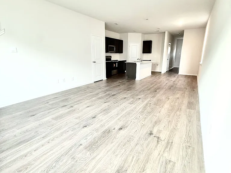 317 Cedar Ct — Photo 6