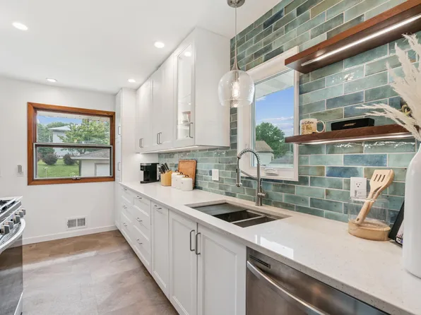 3831 Lincoln St NE, Columbia Heights, MN 55421