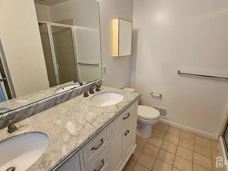 405 Cobblestone Ct — Photo 21