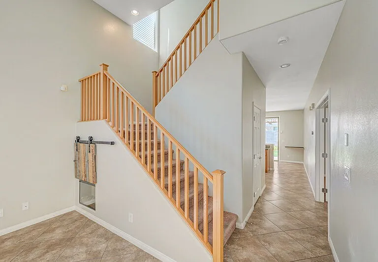 9152 Kentwell Ave — Photo 10
