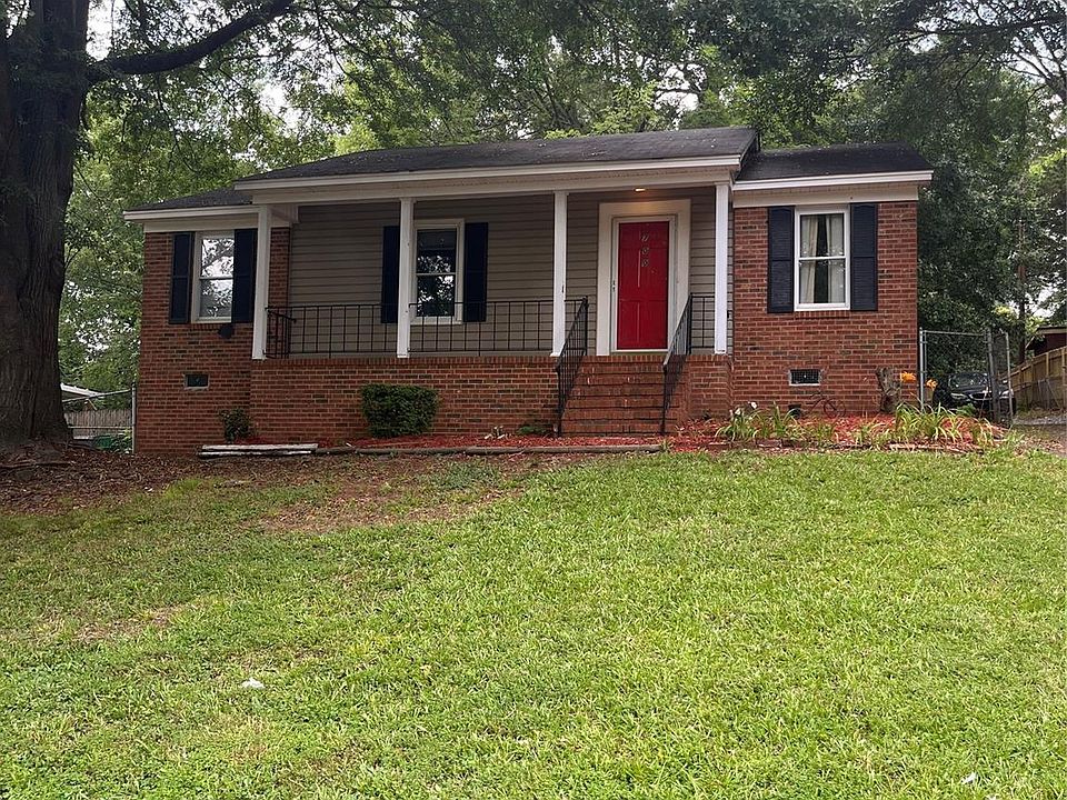 1st image of 700 Echo Cove Ln
