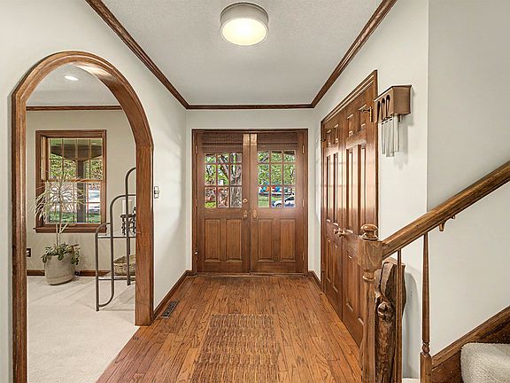 3rd image of 430 Beechwood Rd