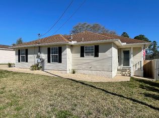 447 Apple Dr, Crestview, FL 32536
