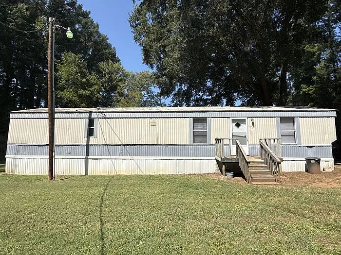 2 bed, 1.5 bath, $875 — Photo 1