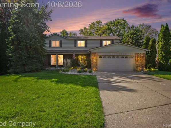 2810 Sandhurst, Rochester Hills, MI 48307