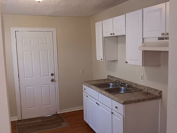 2nd image of 3220 6th Ave S