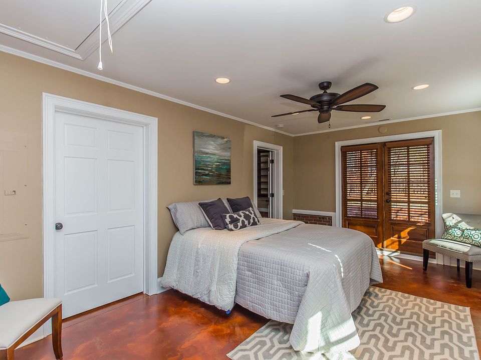 1st image of 55 Carolina Dr