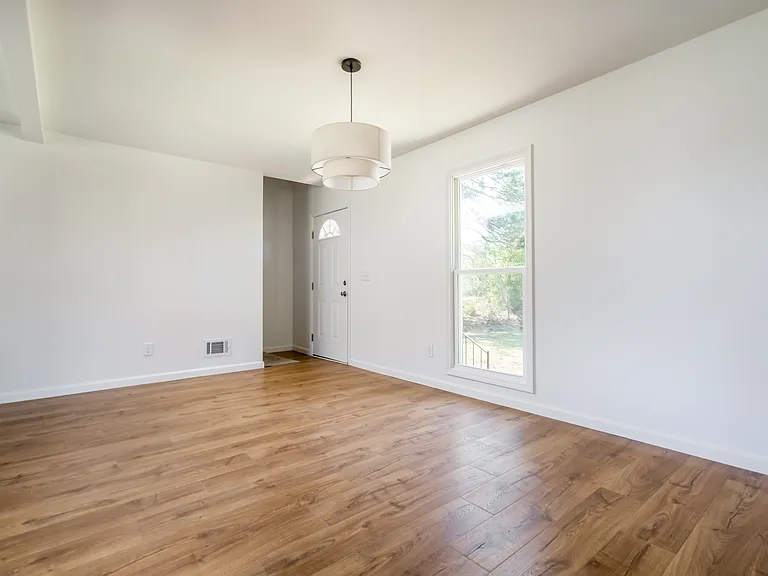 2720 Florentine Rd — Photo 6