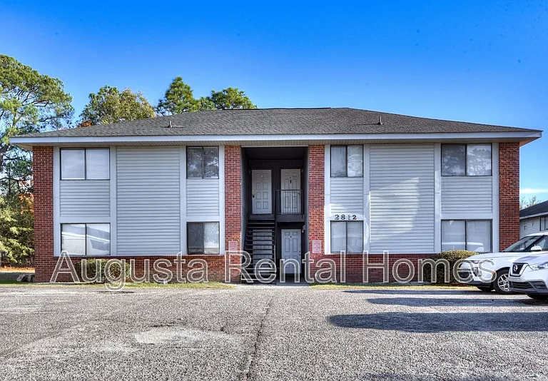 2812C Thomas Ln — Photo 1
