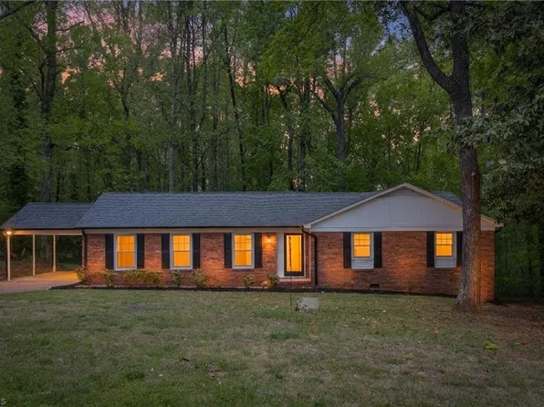 4605 Southall Dr, Greensboro, NC 27406