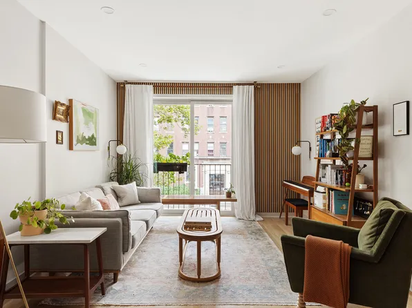 1015a President Street image 1 of 7