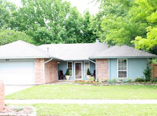 812 Lakeside Cir., Edmond, OK 73012