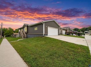 3401 E 13th St, Sioux Falls, SD 57103