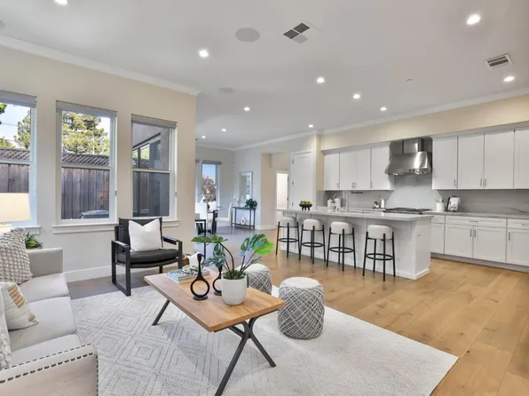 102 Hildebrand Dr, Los Gatos, CA 95032