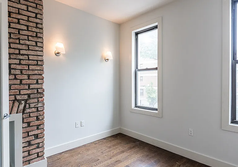 179 Maujer St #3L — Photo 7