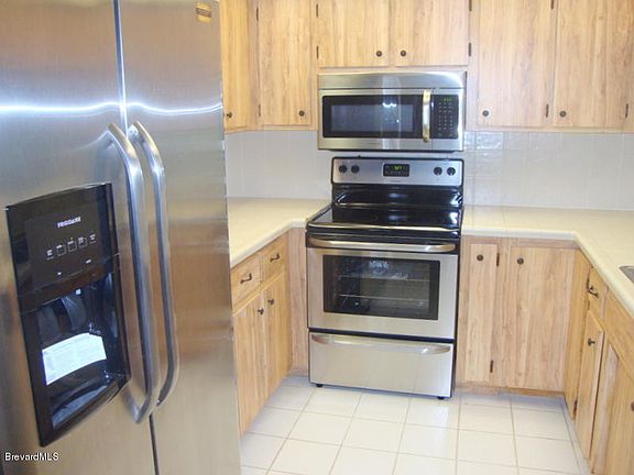 4th image of 532 Summerset Ct #0