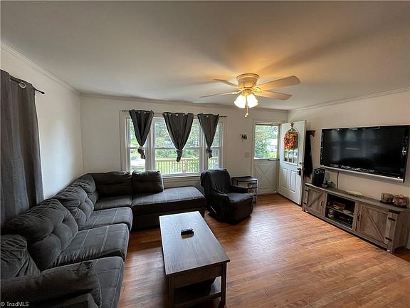 3rd image of 152 Coble Cir