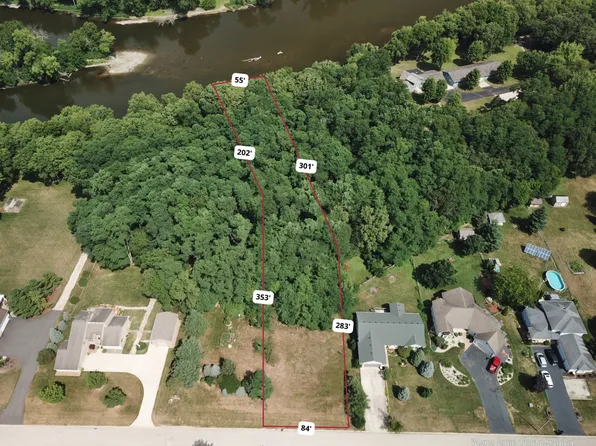 614 W Sycamore St, Millington, IL 60537