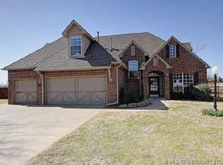 10302 E 92nd Pl, Owasso, OK 74055