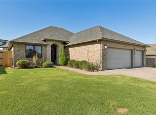 6116 Beverly Hills Dr, Edmond, OK 73034
