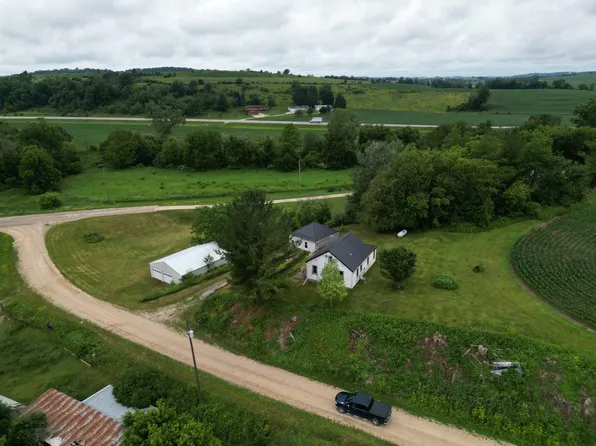 500 Smith Rd, Postville, IA 52162
