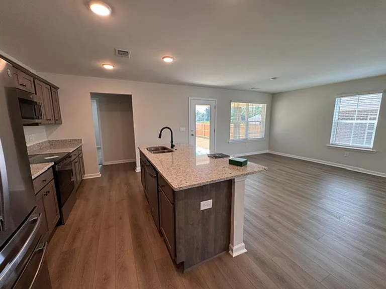 27 Coolidge Dr — Photo 5