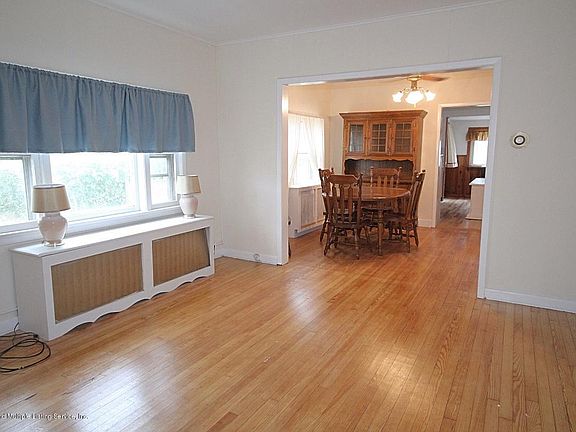 4th image of 54 Arlington Ave