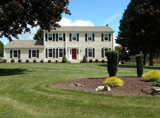 30 Flintlock Dr, Long Valley, NJ 07853