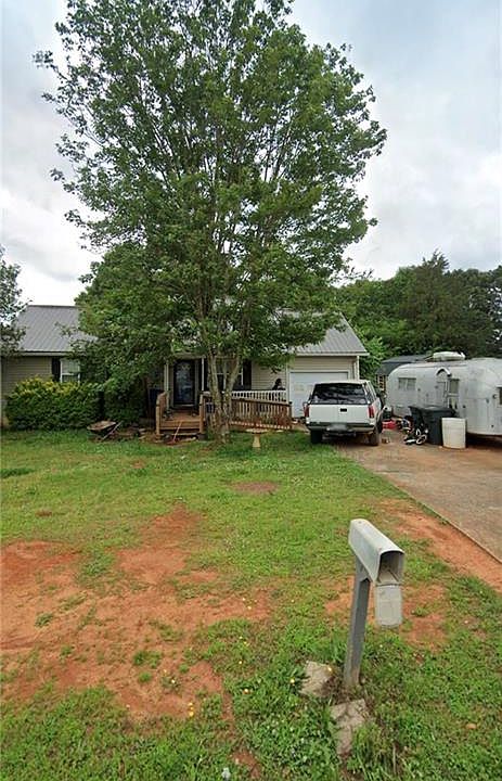 1st image of 247 Sonora Dr SE