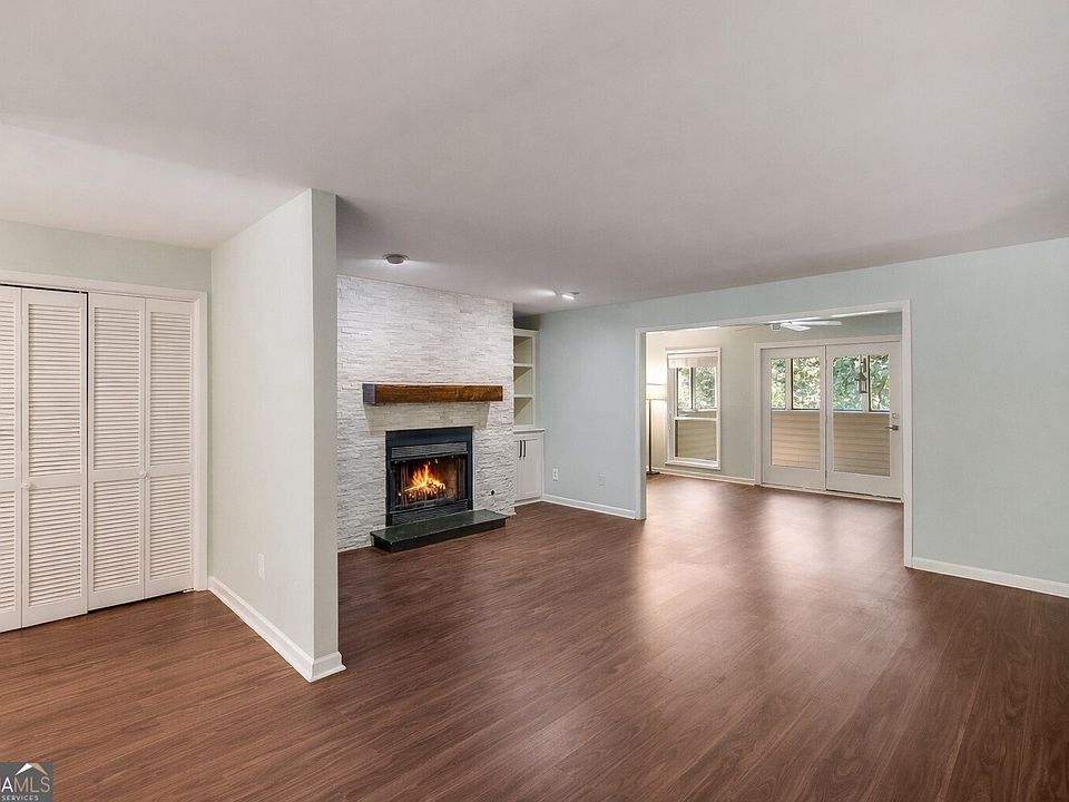 1st image of 807 Wynnes Ridge Cir SE