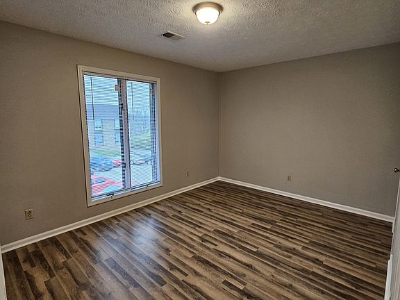 5th image of 1655 Foxhaven Dr