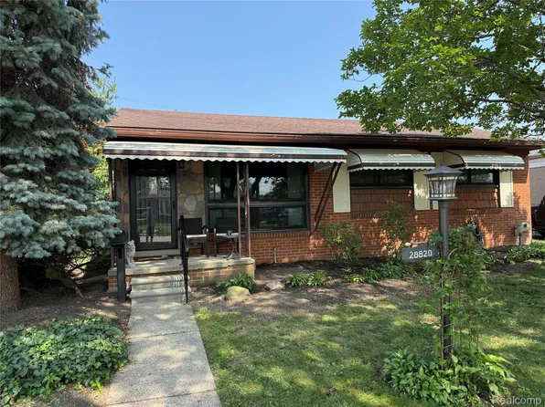 28820 Grant St, Saint Clair Shores, MI 48081