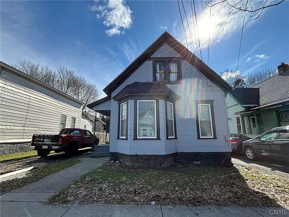 1st image of 305 Hartson St