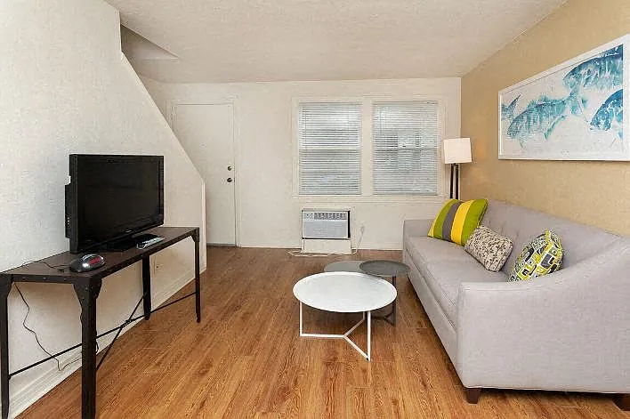 St Johns Landing Apartments — Photo 6