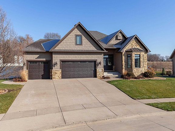 2nd image of 5254 N Richmond Cir