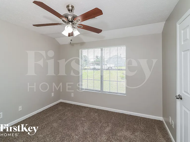 3818 Clarendon Pl — Photo 12