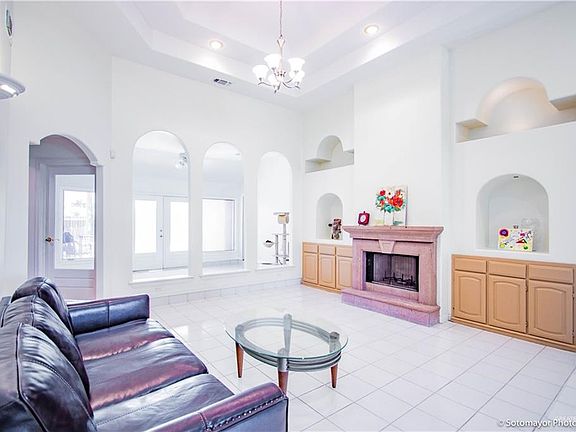 5th image of 332 Toucan Ave