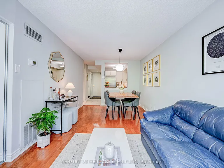 92 King St E #207 — Photo 11