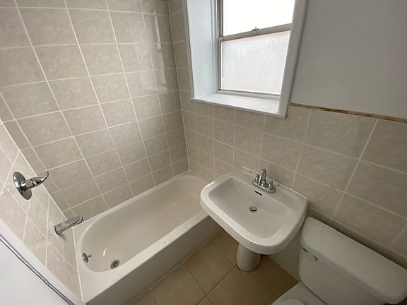 3rd image of 320 11th St #2D