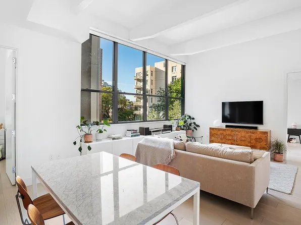 338 Berry St APT 3B, Brooklyn, NY 11249